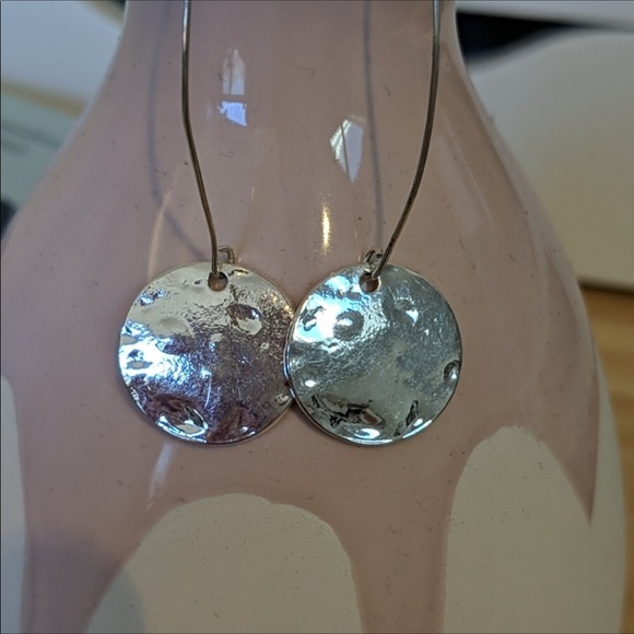 Jewelry - NWOT Hammered silver drop earrings